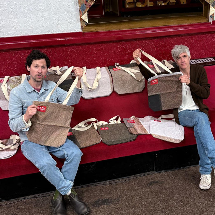 We Are Scientists - Upcycled TV en Français Backdrop - Tote Bag