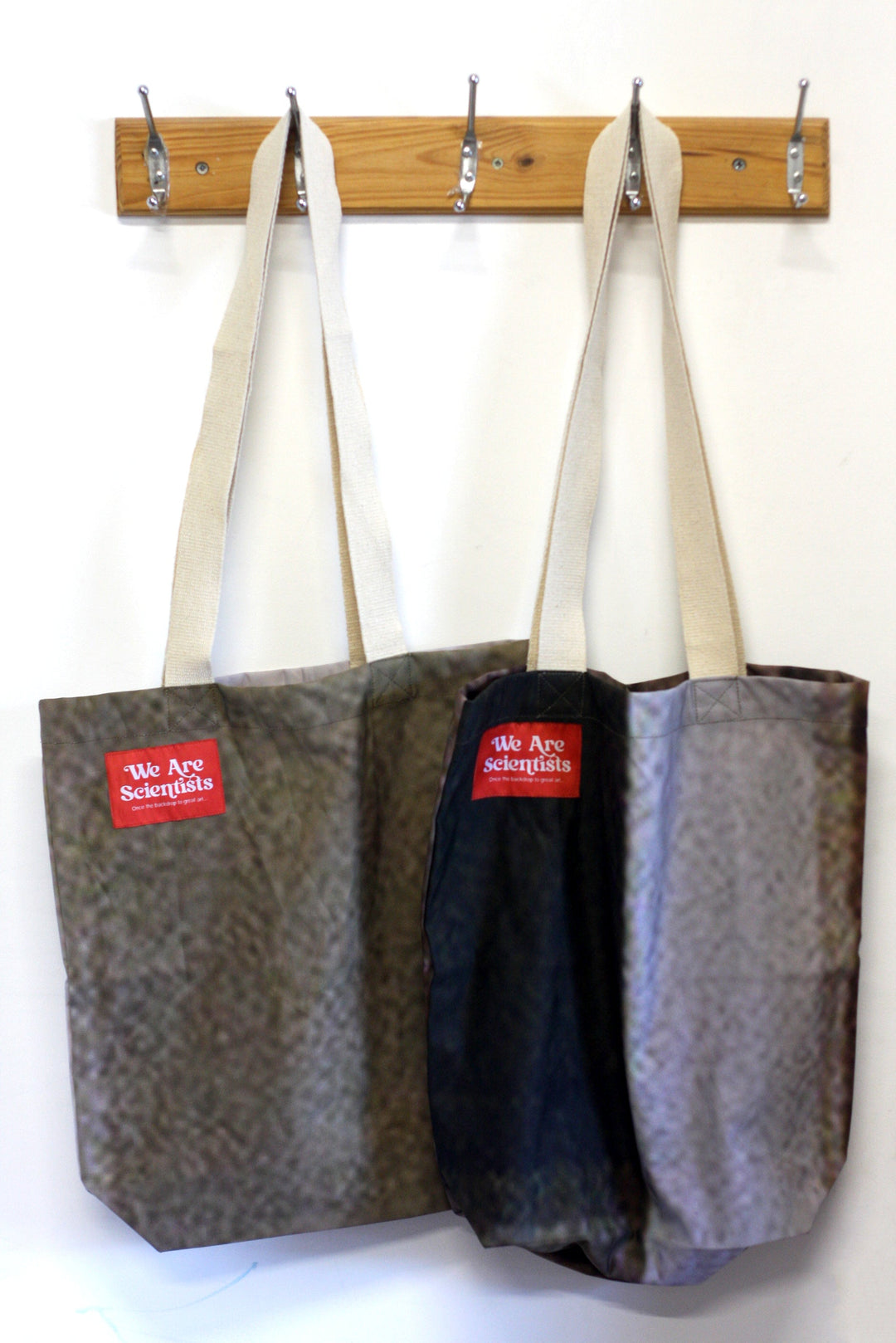 We Are Scientists - Upcycled TV en Français Backdrop - Tote Bag